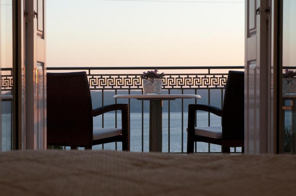 Hotel Anezina Pylos Buitenkant foto